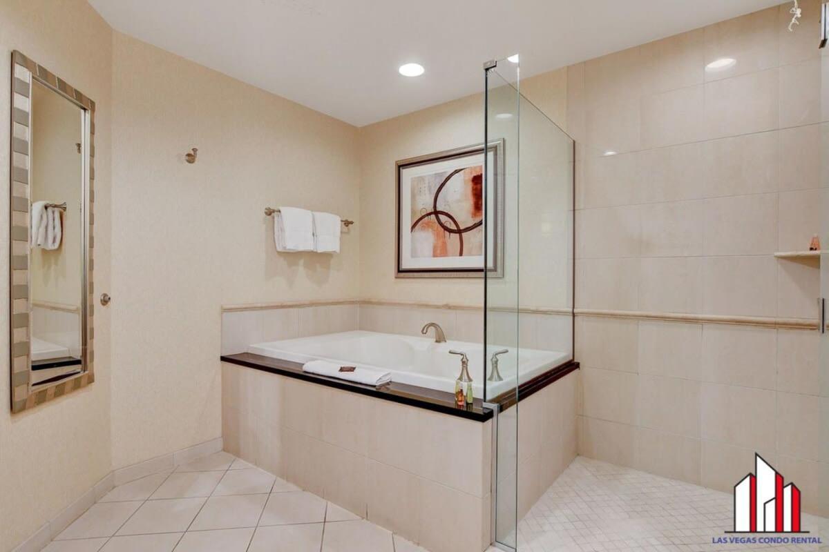 Mgm Signature-15-709 Strip View Jacuzzi Studio لاس فيغاس المظهر الخارجي الصورة