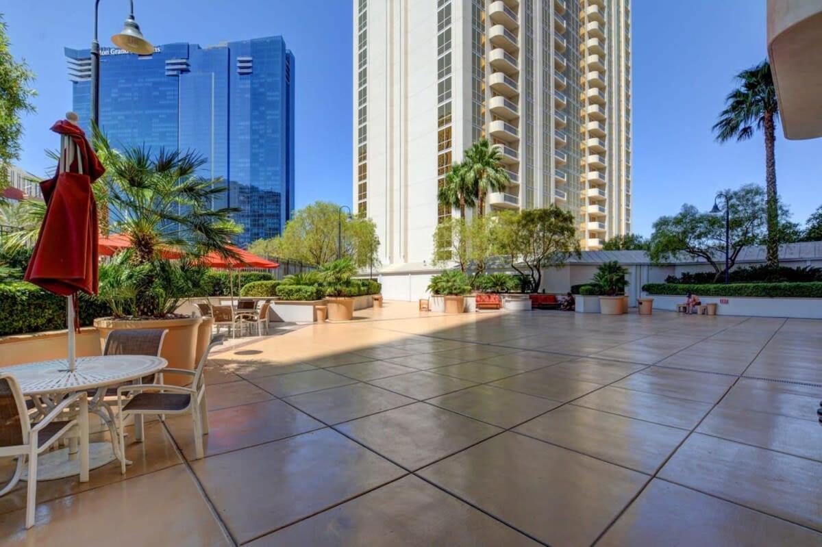 Mgm Signature-15-709 Strip View Jacuzzi Studio لاس فيغاس المظهر الخارجي الصورة